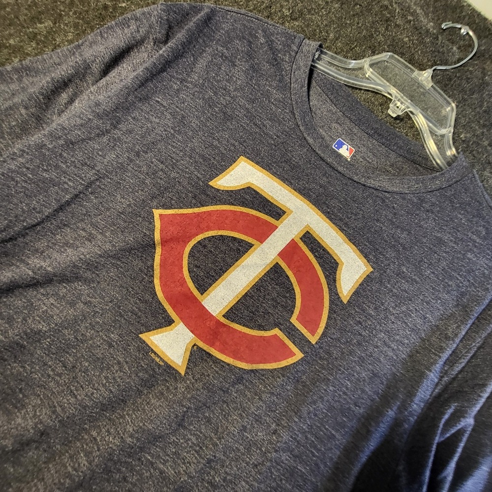 Minnesota Twins T-Shirt Men's Large Blue Short Sleeve MLB Genuine Merchandise